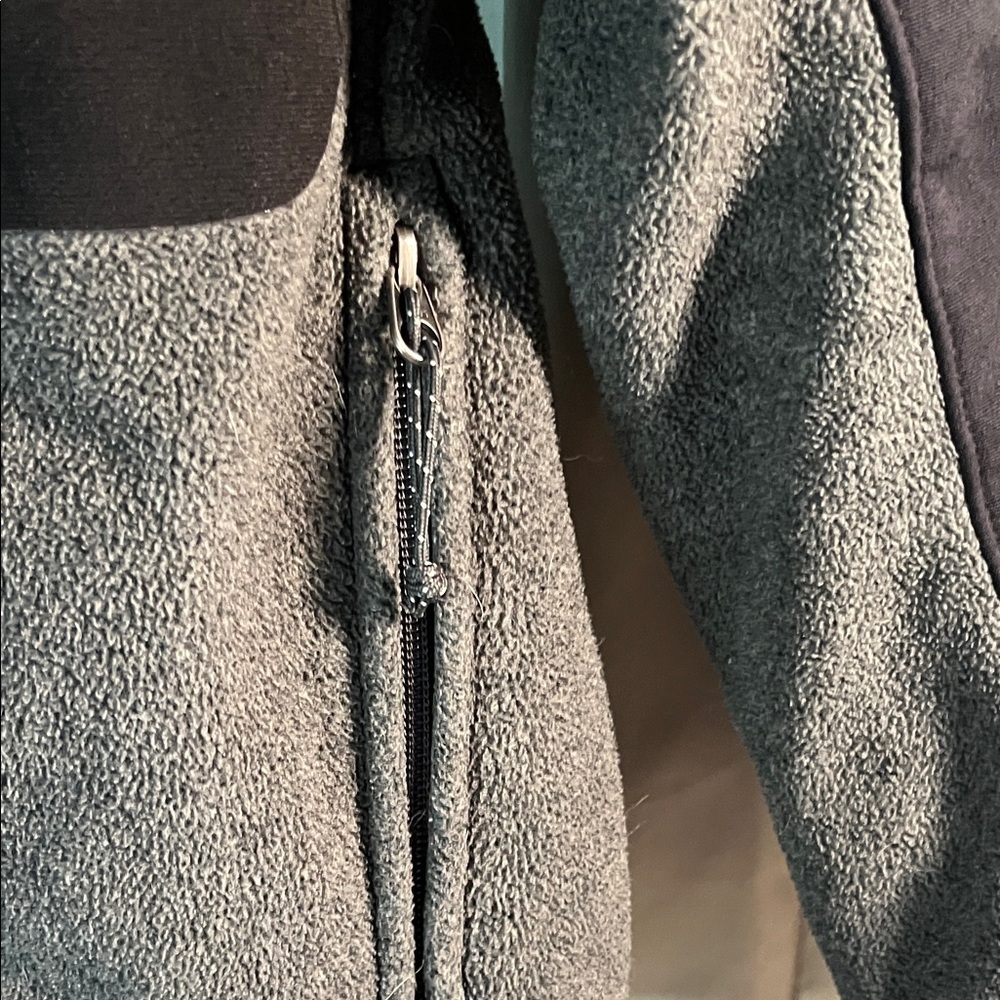 Mountain Hardwear Men's Performance Jacket in Gray and Black - Picture 5 of 10